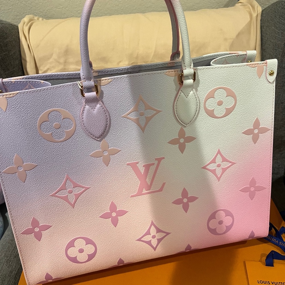 Louis Vuitton OnTheGo Sunrise Pastel GM